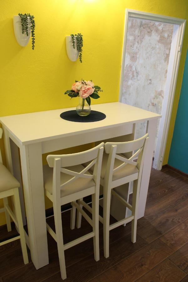 Oh La La Apartment Old Town Ровінь Екстер'єр фото